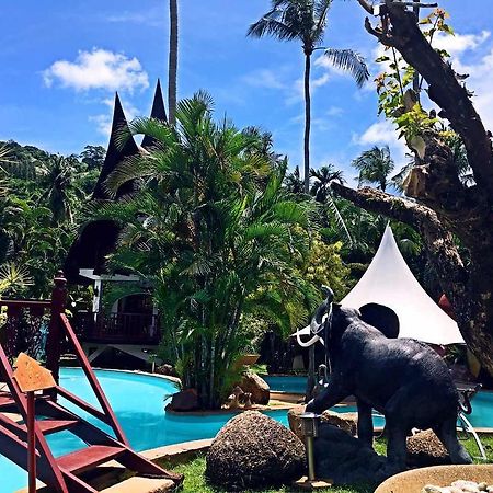 Coco Palace Resort Nai Harn Bagian luar foto