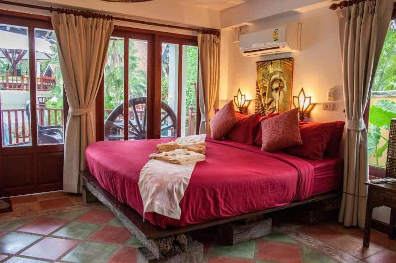 Coco Palace Resort Nai Harn Bagian luar foto