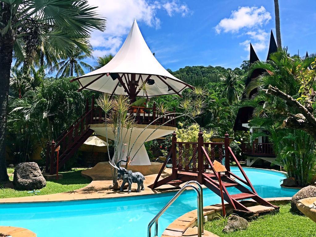 Coco Palace Resort Nai Harn Bagian luar foto