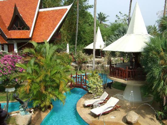 Coco Palace Resort Nai Harn Bagian luar foto