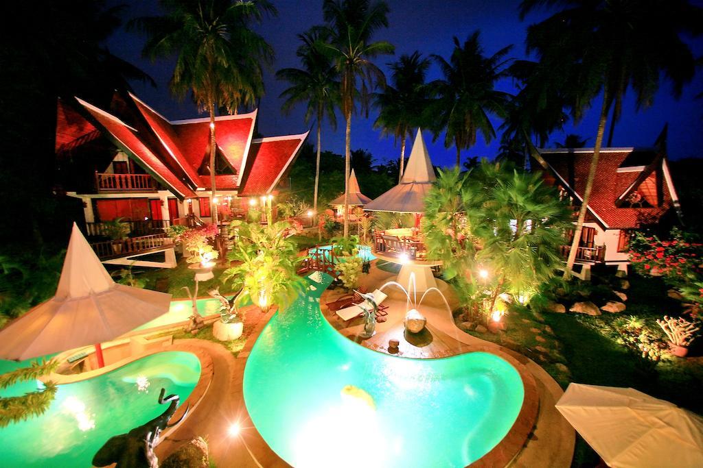Coco Palace Resort Nai Harn Bagian luar foto