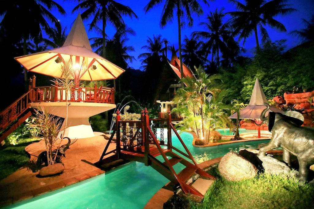 Coco Palace Resort Nai Harn Bagian luar foto
