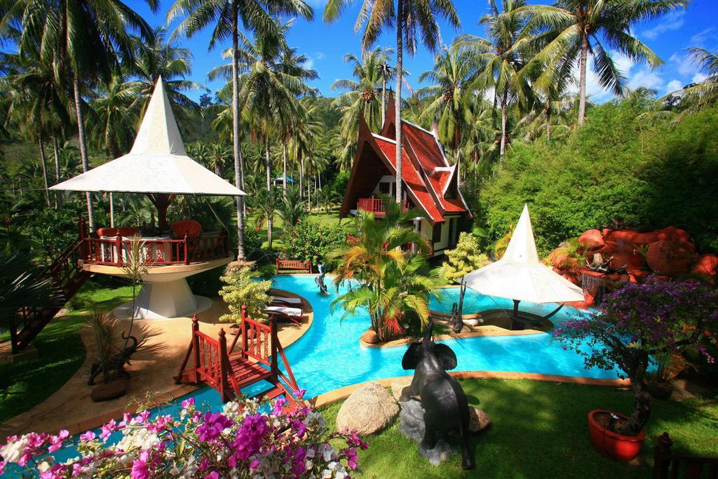 Coco Palace Resort Nai Harn Bagian luar foto